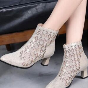 ショートブーツ