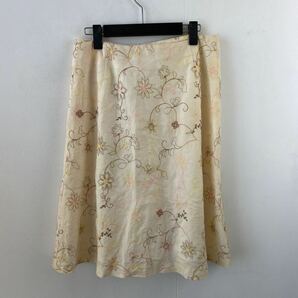 自由区 フレアスカート ラップ調 アイボリー 刺繍 フラワーモチーフ柄 46サイズ 大きいサイズの画像2