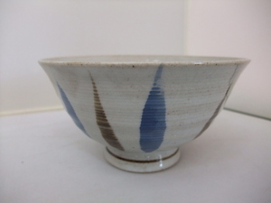 日本製　有田焼　陶器　　二色刷毛十草 　飯碗 　茶碗　　飯碗