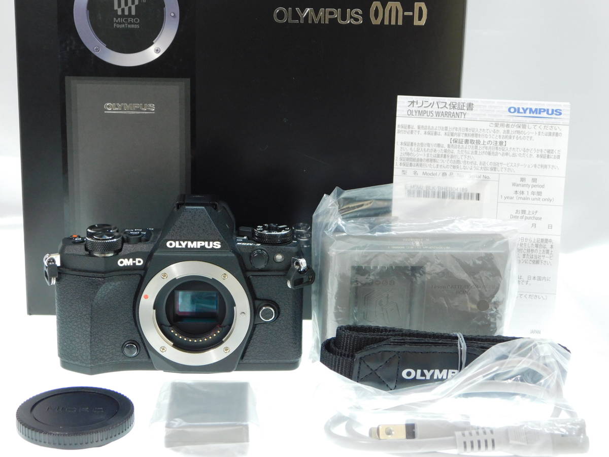 ❁新品級❁OLYMPUS OM-D E-M5 Mark2 ショット数2200回-