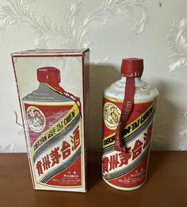 希少 貴州茅台酒マオタイ酒1970年？KWEICHOW MOU-TAI CHIEW天女ラベル0.54L 重さは約970g箱付き 陶器ボトル 未開栓 中国古酒