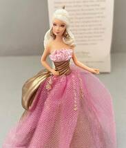 セレブレーションバービー　2009年版クリスマスオーナメント　ピンクドレス　ホールマーク社製　未使用　BARBIE　HALLMARK　ドール_画像1