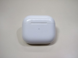 Apple純正 AirPods (第3世代 MagSafe 充電ケース) A2566 MME73J/A エアーポッズ 充電ケースのみの出品です。