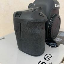 中古品 Canon EOS 6D ボディ デジタルカメラ 一眼レフ キャノン_画像3