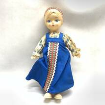 ■ドール 人形 フィギュア ロシア系 青い服 民族衣装 女の子 レトロ アンティーク ジャンク■G41100_画像1