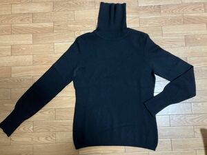 ユニクロカシミヤ100%定番タートルネックセーター黒クリーニング済 Lサイズ
