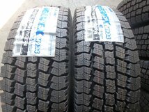 D489-2 新品 送料無料【205/65R15 107/105】トーヨー M934 スタッドレス 2本 2021年製_画像1