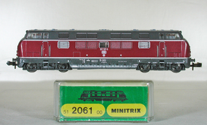 MINITRIX #2061 ＤＢ （旧西ドイツ国鉄）　ＢＲ２２１型ディーゼル機関車 （ワインレッド）　● 特価 ●