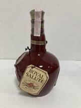 【SOB1750SG】1円～ROYAL SALUTE ローヤルサルート 21年 スコッチ ウイスキー 700ml 40％ 中古品 現状品 未開栓 お酒 古酒 陶器 赤ボトル_画像4