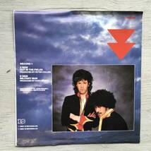 GARY MOORE AND PHIL LYNOTT OUT IN THE FIELDS オーストラリア盤　PROMO_画像2