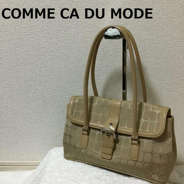 美品COMME CA DU MODEコムサデモードセミショルダーバッグクリーム