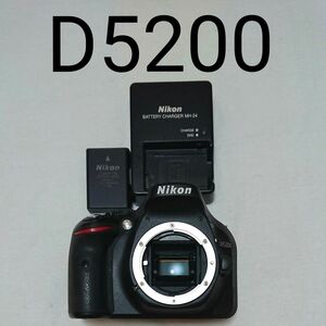 ニコン Nikon D5200 ボディ デジタル一眼レフ カメラ 中古　バッテリー　充電器