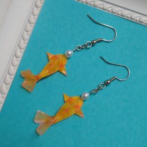 折り紙ピアス　イヤリング　金魚【黄和柄】ハンドメイド