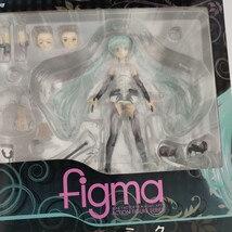 フィギュア　ねんどろいど　金色の闇　と　figma　初音ミク　アペンド　未開封品_画像4