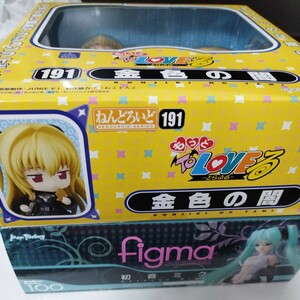 フィギュア　ねんどろいど　金色の闇　と　figma　初音ミク　アペンド　未開封品