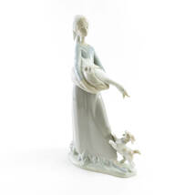 LLADRO リヤドロ 4866 アヒルを抱いた少女と犬 フィギュリン 1点 置物 オブジェ 陶器人形 廃盤 SU4341F_画像1