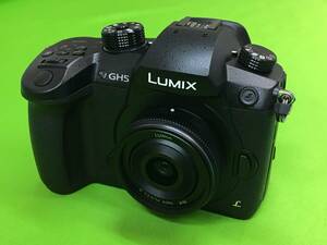 中古 　デジタル一眼カメラ　Panasonic　パナソニック　品番　RD-SPM049　+　LUMIX G 14mm/F2.5　ASPH　H-H014A　レンズ　セット