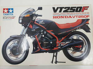 TAMIYA　オートバイプラモデル　HONDA　VT250F　1/12　【未組立品】　旧車　激安１円スタート　タミヤ