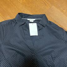 新品♪H & M（Hennes & Mauritz）≪エイチアンドエム≫♪フルボタンドッド柄長袖シャツ♪EURサイズ34♪日本サイズS程度♪_画像2