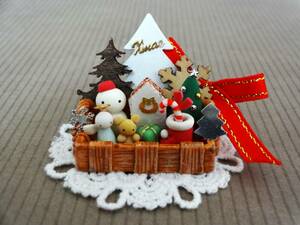 ミニチュア/樹脂粘土 / クリスマス C /雪だるま,天使,クマのぬいぐるみ,プレゼントBOX,ブーツ,ツリーなど/バスケット風トレイ入り/可愛い