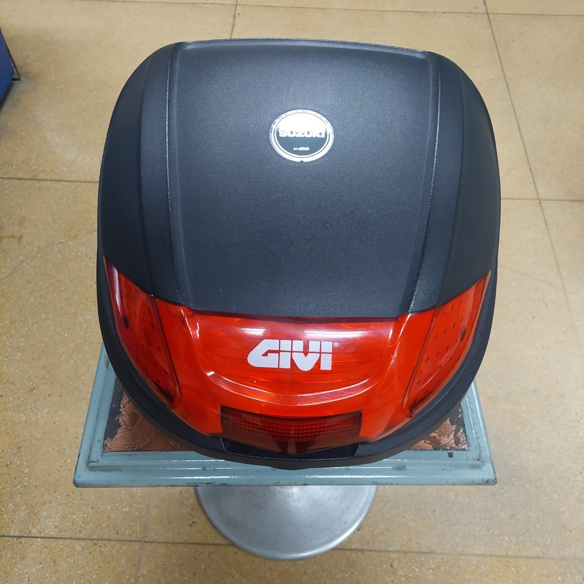 Yahoo!オークション -「givi トップケース モノキー」(オートバイ) の