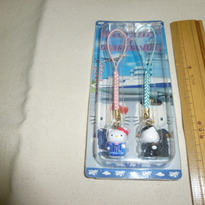 送料込み! ANA 全日空「ハローキティ CA・パイロット 根付け」(未開封) (キティちゃん キャビンアテンダント 航空 飛行機 ストラップ