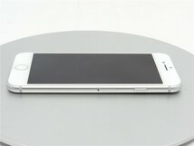 中古　　Apple iPhone8 　64GB 　A1906　AU判定（〇）　最大容量984％　　初期化済　送料無料　_画像5