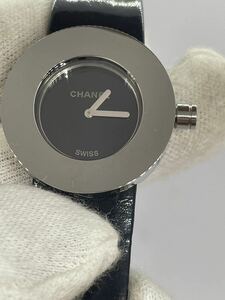 ①①CHANEL シャネル　ラロンド　レディース　クォーツ　リューズ稼働　電池切れ　レザー腕時計 ブラック文字盤 