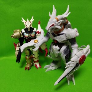 ウルトラ怪獣DX　ギャラクトロン　キングギャラクトロン　大きいソフビ