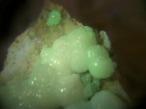 蛍光鉱物　アメリカ　ネバダ州　ハイアライトオパール　玉滴石　乳白色結晶　レア　ハイグレード　定型外発送