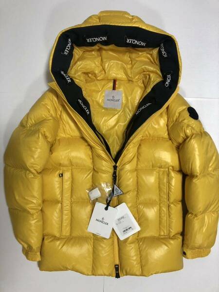 未使用 タグ付き MONCLER DOUGNAC GIUBBOTTO モンクレール ダウンジャケット BIG ワッペン イエロー M 国内正規品 モンクレールジャパン