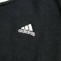 美品　adidasGOLF アディダスゴルフ　ワンポイント刺繍ニット　セーター Vネック ゴルフウェア ブラックホワイトライン　サイズLG_画像3