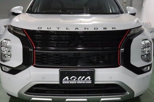 アウトランダーPHEV　カット済みグリルレッドラインシートVer1　AQUASTYLE