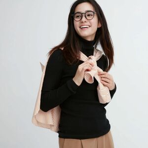 UNIQLO リブタートルネックニット