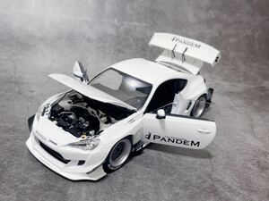 1/18 DCN トヨタ GT 86 PANDEM V3 ハチロク　ホワイト　TOYOTA 関: オートアート　autoart 京商　BBR IG DCM