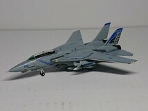 1/200 ガリバー F-14Bトムキャット アメリカ海軍 第143戦闘攻撃飛行隊 ピューキン・ドッグス 2003 AG100_画像2