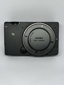 【美品】SIGMA fp ボディ＋元箱・メーカー純正付属品一式揃っています。＋DUAL USB バッテリーチャージャー新品