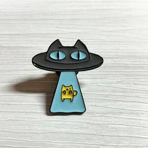 [ pin badge ]UFO. ream ..... cat not yet verification flight thing body .. cat CAT