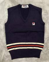 FILA フィラ　　130センチ　紺　ベスト_画像1