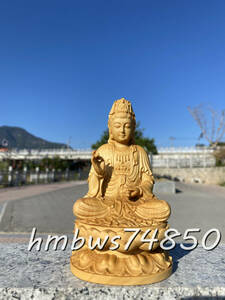 新品 仏教美術 観音菩薩 坐像 仏像 彫刻 ツゲ 自然木 職人 手作り 置物 工芸品 東洋彫刻 高さ13cm