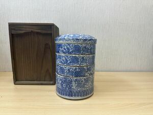 ゆ80★ レトロ 蔵出し 茶道具　重箱　木箱入り 陶器製　御重箱四段　骨董 コレクション 和食器 陶器 