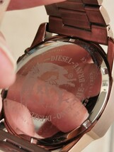 ディーゼル　メンズ腕時計　人気モデルのレアカラー_画像9