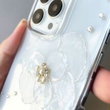 【mariaglace】iPhone15plus ホワイトカメリア スマホケース クリアケース お花 ストーン パール ハンドメイド レジン キラキラ かわいい_画像8