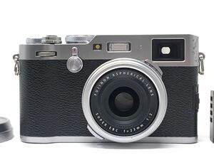 FUJIFILM X100F シルバー　（レンズキャップ付き）フジフィルム　ミラーレスカメラ