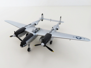 トランぺッター 1/32 ロッキード P-38L-5-L0 完成品 ジャンク