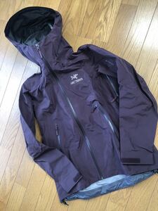 美品 アークテリクスベータLTジャケット ARC'TERYX Beta LT Jacket women's XS phantasm / ARCTERYX アーク ゴアテックス