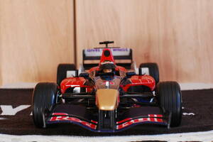 タミヤ ★☆1/10 F1 F201本体 テックカーボンシャーシオプション多数 トロ・ロッソ コスワース STR1（Toro Rosso STR1) 2006 手塗ボディ