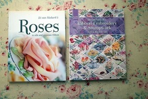 50970/洋書 Di Van Niekerk リボン刺繍 スタンプワーク 2冊セット Search Press Di van Niekerk's Roses in Silk and Organza Ribbon