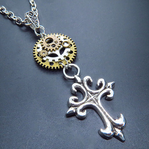 Art hand Auction 古董银质哥特式念珠(十字架)和齿轮组合蒸汽朋克项链, 可调节长度, 手工制作的, 配饰(女士), 项链, 吊坠, 颈链