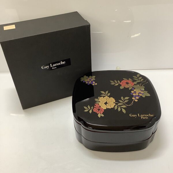 ☆Guy Laroche　ギラ ロッシュ　重箱　二段重　花絵　漆器　未使用　 漆芸